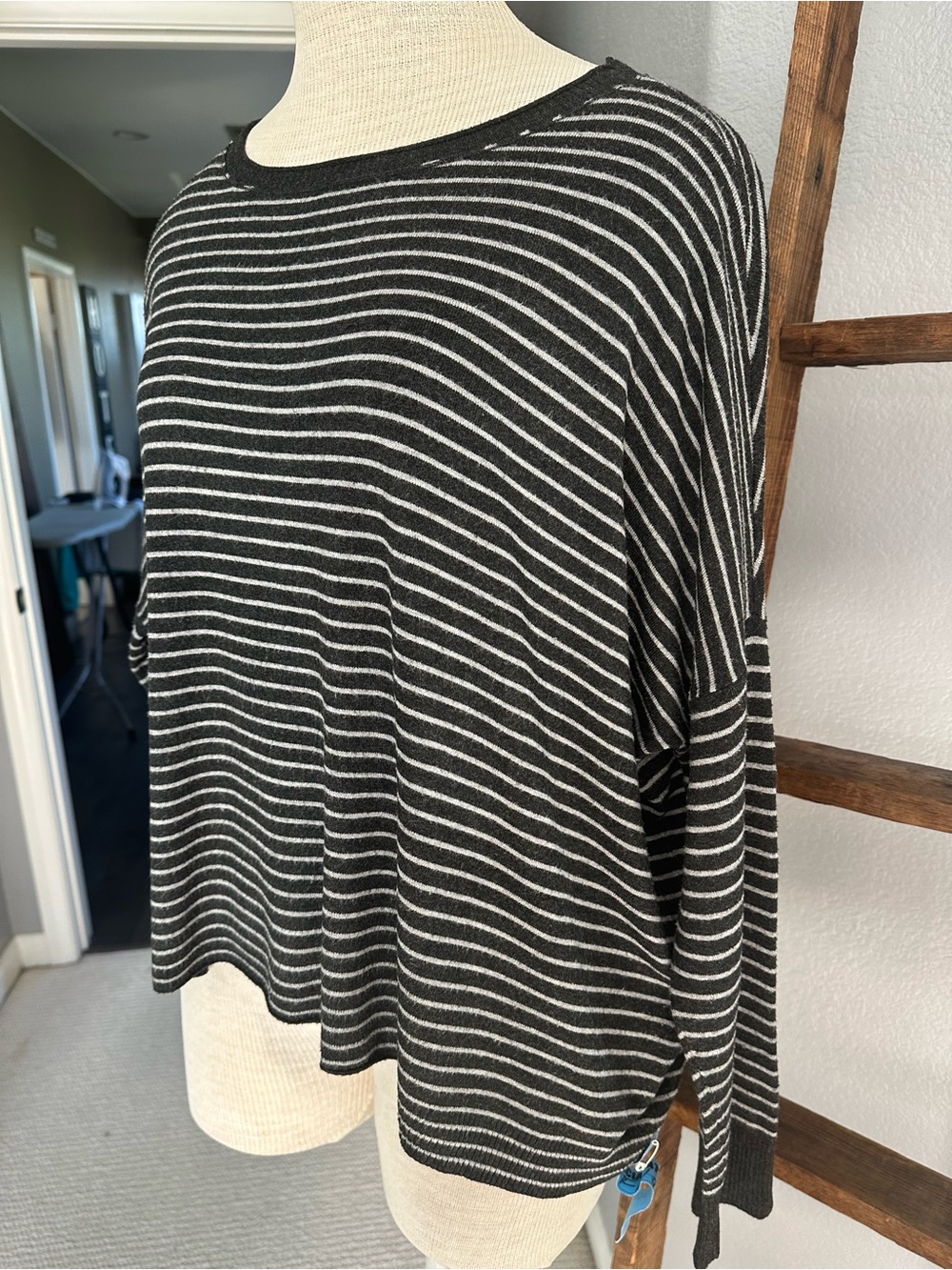 Eileen Fisher black and white Striped Knit Top, size large - Picture 4 of 11
